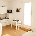 Lägenhet Apulialux Penthouse & Garden Con Spa In Centro Bari