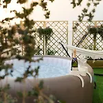 Apulialux Penthouse & Garden Con Spa In Centro Lägenhet