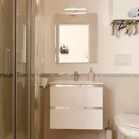 Apulialux Penthouse & Garden Con Spa In Centro * Bari