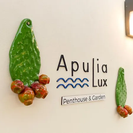 Apulialux Penthouse & Garden Con Spa In Centro Lägenhet *