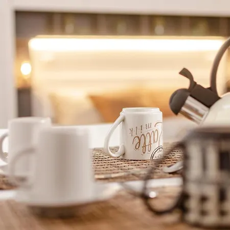 Apulialux Penthouse & Garden Con Spa In Centro *