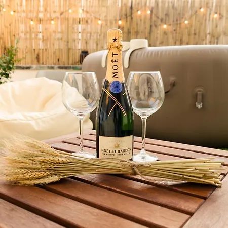 Apulialux Penthouse & Garden Con Spa In Centro Appartement *